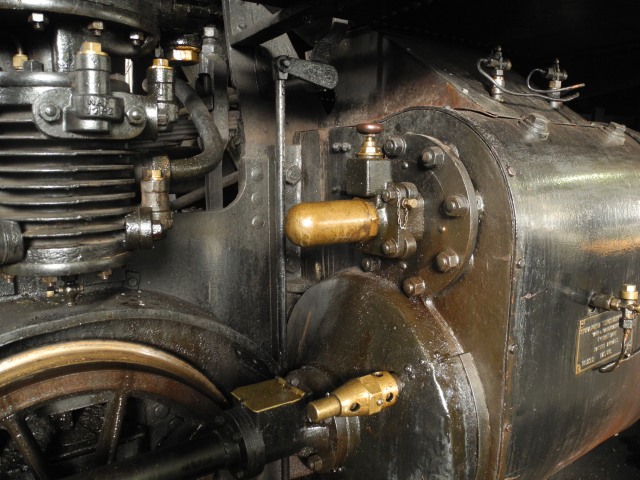 Maskinporr på Sa 1277, framdelen av vänster cylinder, luftpumpen och främre löphjulet skymtar